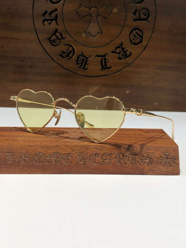 Picture of Chrome Hearts Sunglasses _SKUfw52079928fw